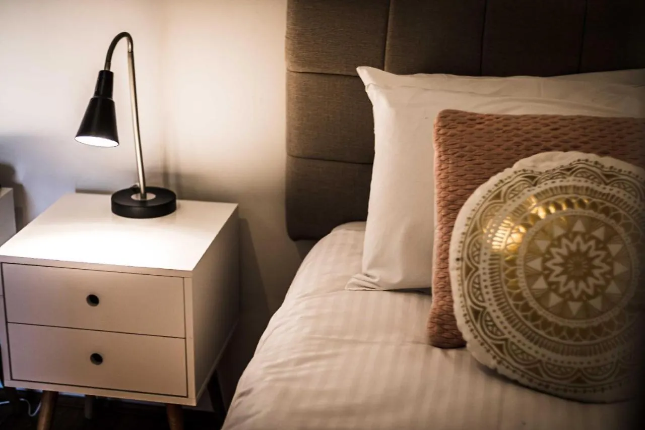 405 Charming Central Renovated Lift Sleep 4 Apartment Perth 0*,  Australia